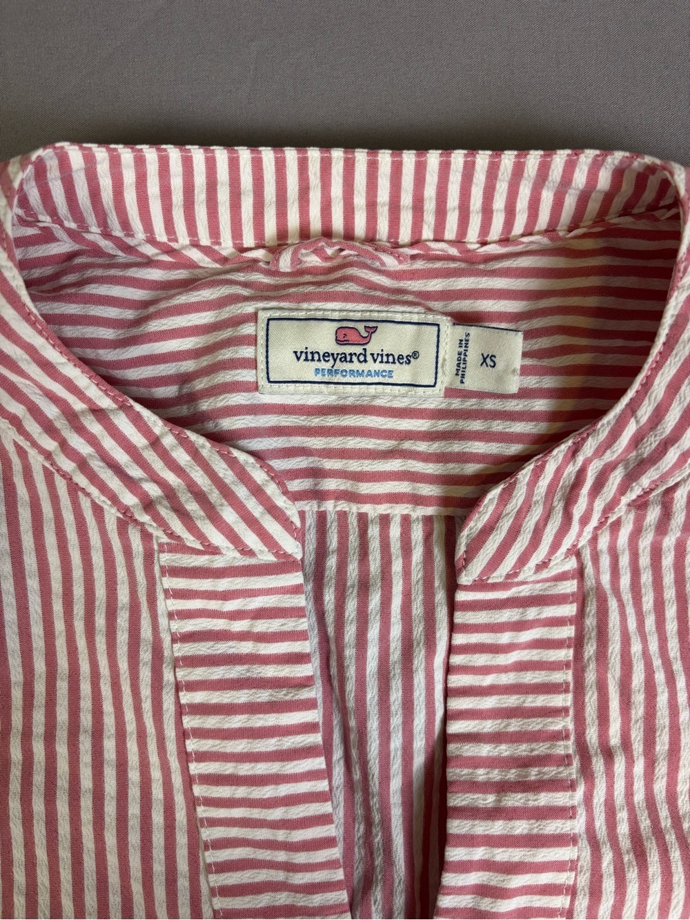 Stunning Vineyard Vines Pink and White Striped Top Pink Savannah Popover Size XS - Picture 3 of 11